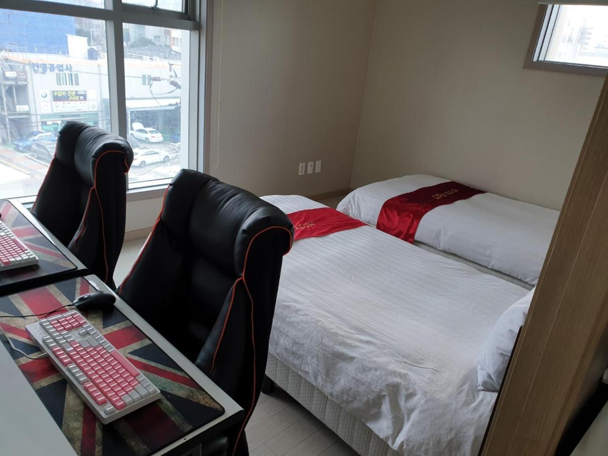 R&T Hotel Чеджудо Экстерьер фото