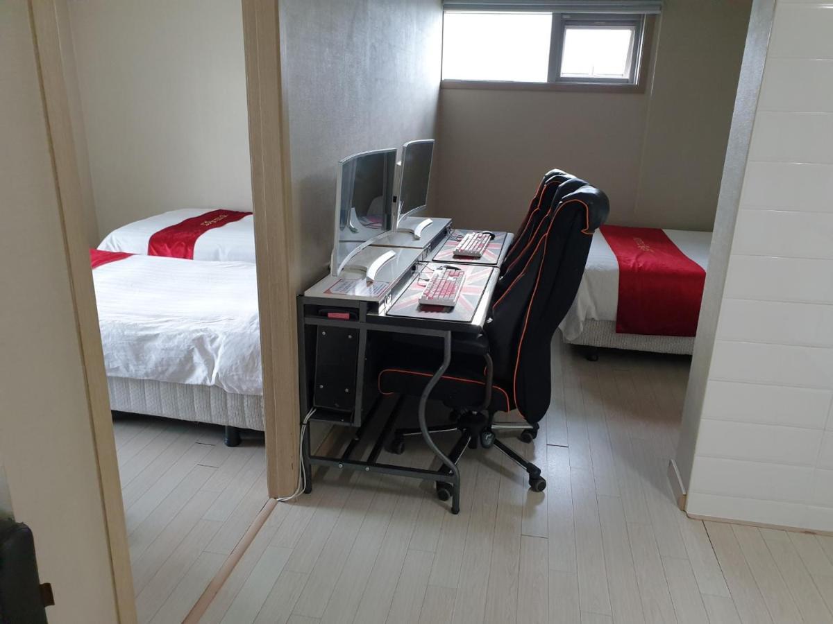 R&T Hotel Чеджудо Экстерьер фото