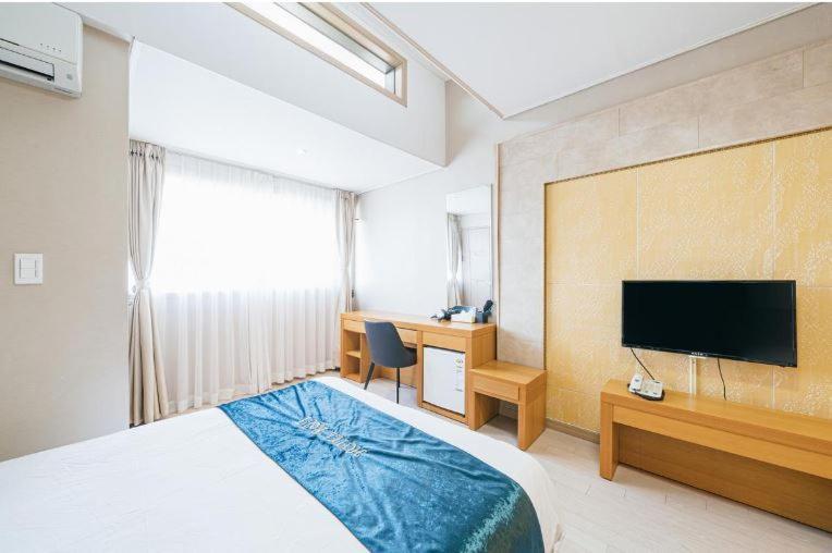 R&T Hotel Чеджудо Экстерьер фото