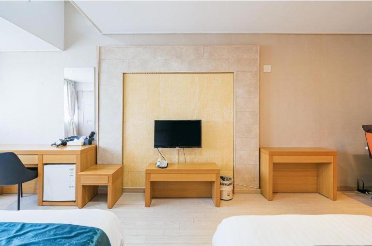 R&T Hotel Чеджудо Экстерьер фото