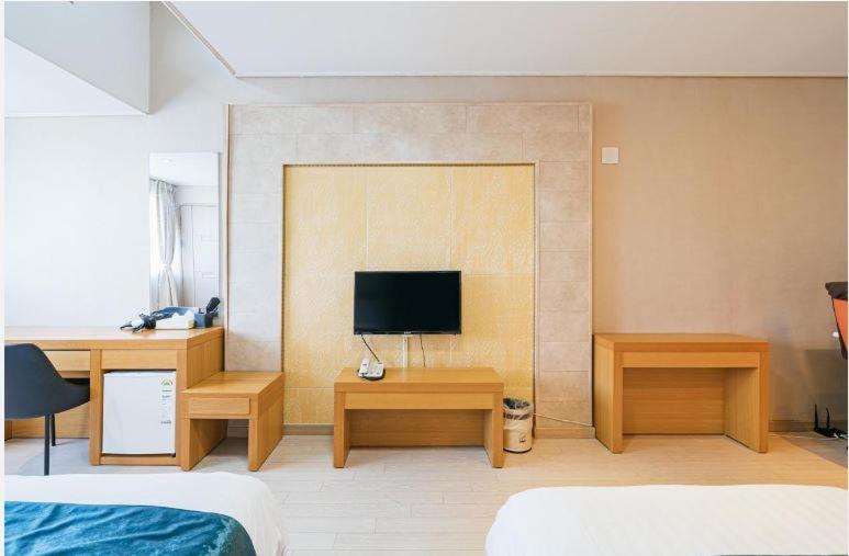 R&T Hotel Чеджудо Экстерьер фото